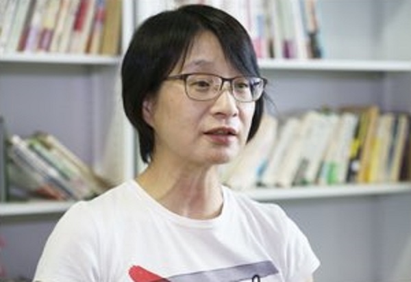 giao su bi nem da anh 2