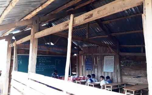 Truong lop sap xe, thay tro bat an: Bon be nganh giao duc Tu Mo Rong hinh anh