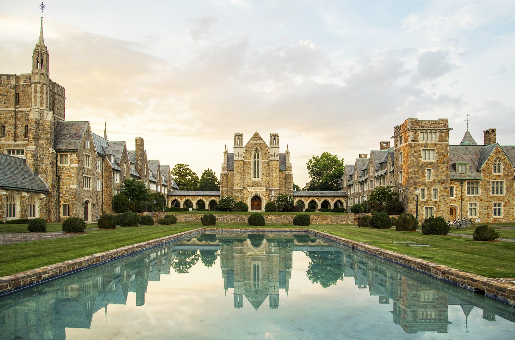 truong dai hoc dep nhat anh 1