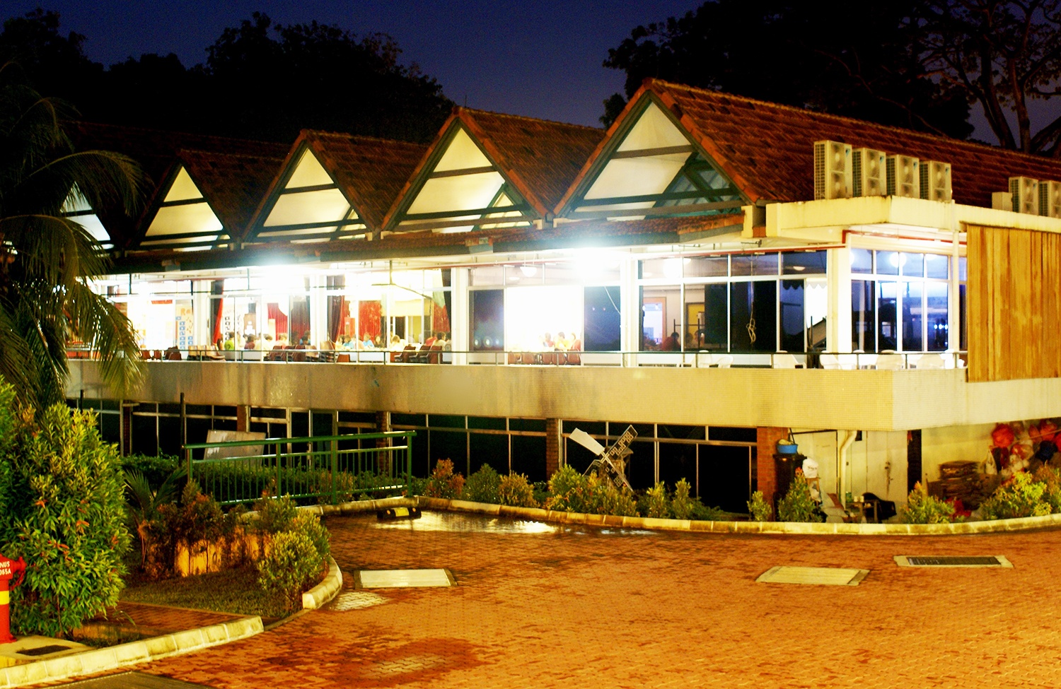 dai hoc hang dau chau A anh 2