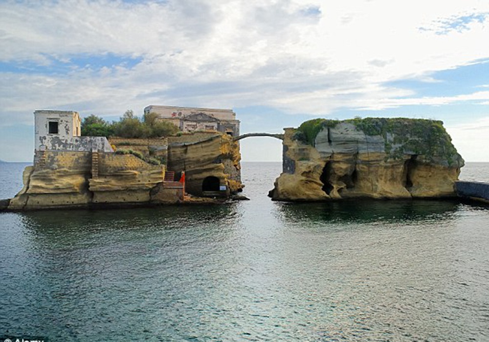 Dao nao noi tieng voi chieu cao trung binh cua dan ong la 1,9 m? hinh anh