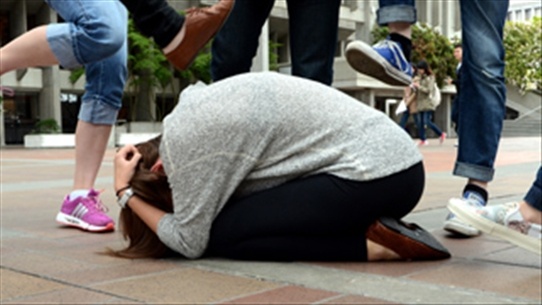 Bao luc hoc duong khien hoc sinh, sinh vien bi sang chan tam ly hinh anh