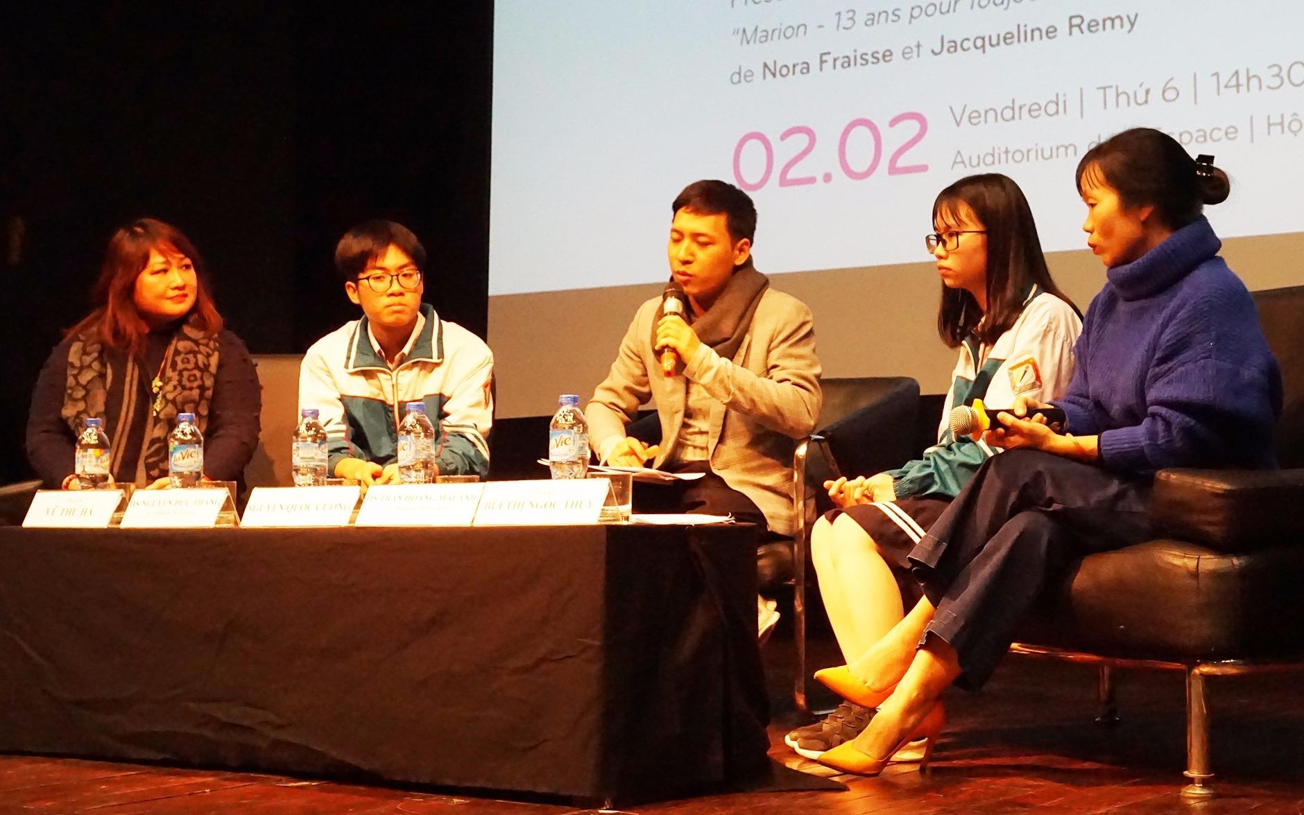 Chuyen gia ly giai su im lang cua nan nhan bao luc hoc duong hinh anh