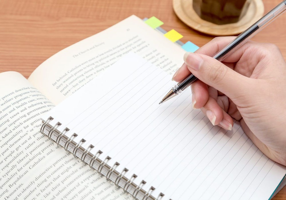 trac nghiem chinh ta anh 8