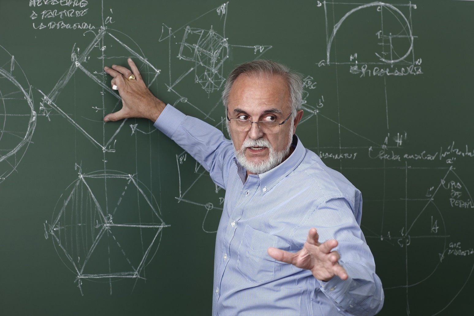 công nhận giáo sư ảnh 2 cong nhan giao su anh 2