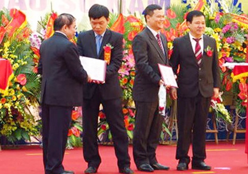 Tieu chuan cong nhan giao su thap hon tien si hinh anh