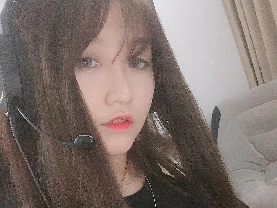 Kieu Anh Hera livestream xin loi sau khi bi to 'cam sung' ban trai hinh anh