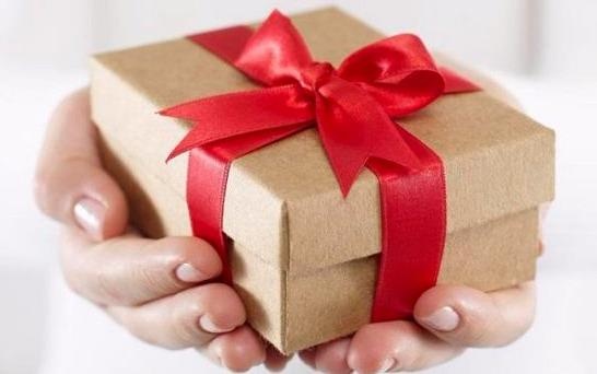 Cau do doan so qua tang ngay Quoc te Phu nu 8/3 hinh anh