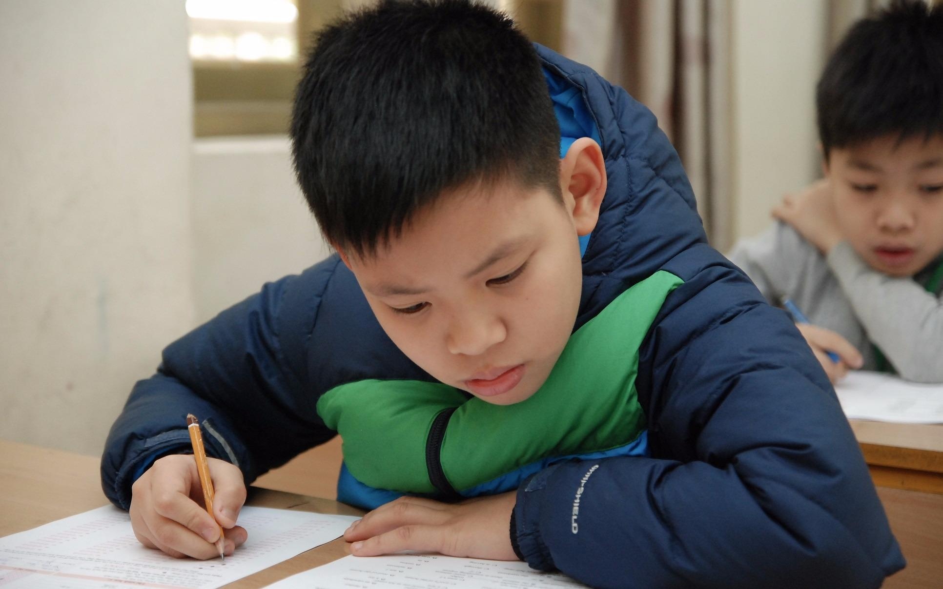 Bi quyet on thi nuoc rut de but pha tai Olympic Tieng Anh Tieu hoc hinh anh