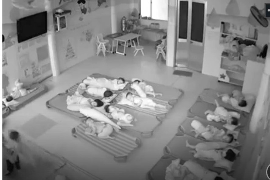 giao vien mam non hat tre anh 1