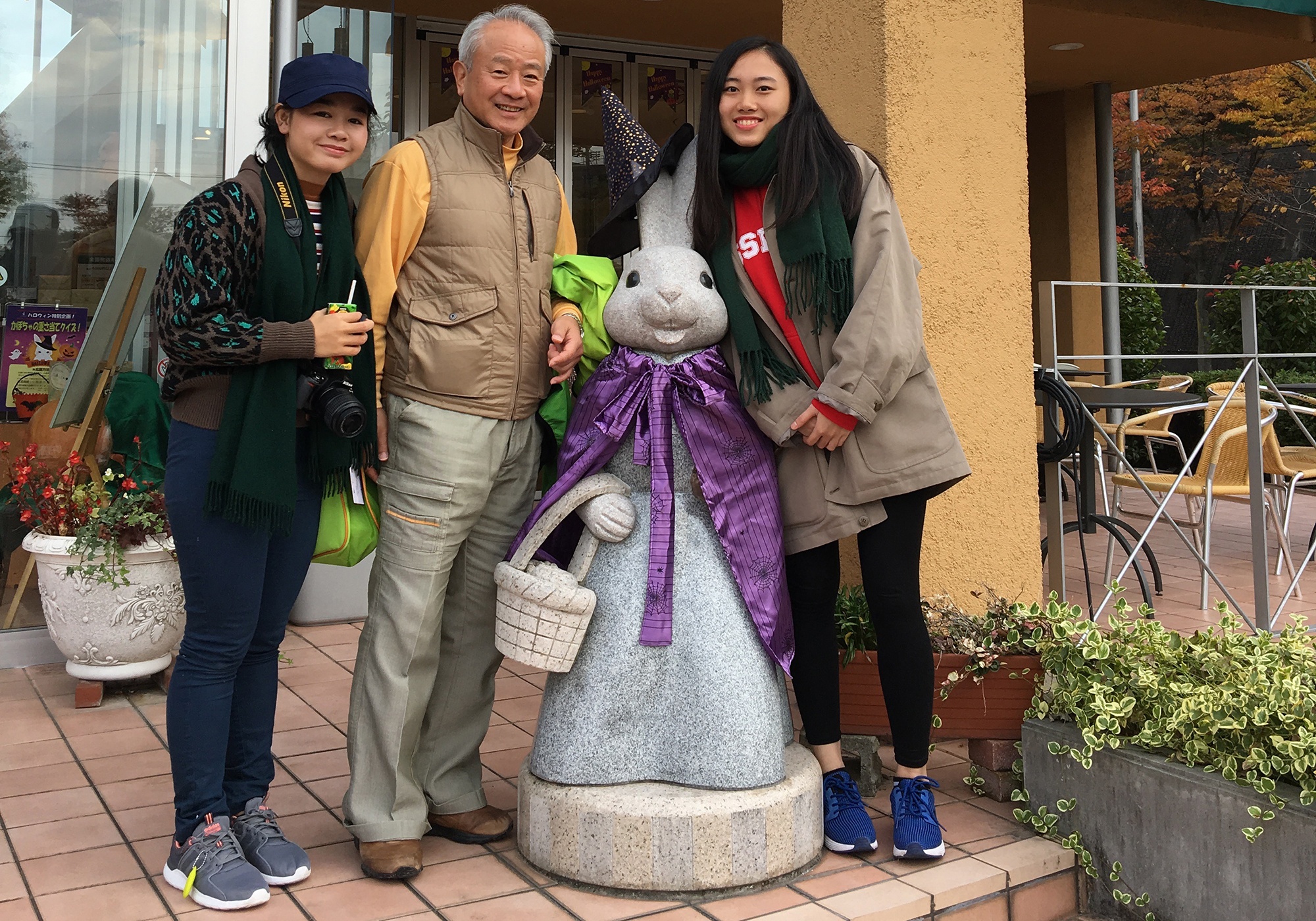 nu sinh trung tuyen hoc bong hang ty dong anh 2