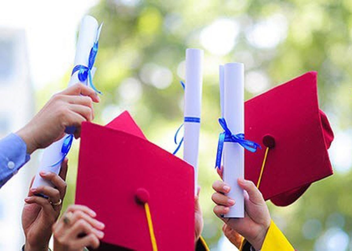 Nhieu quan chuc bi loai khoi danh sach cong nhan giao su, pho giao su hinh anh