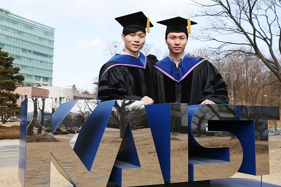 Ben trong ngoi truong phat trien robot sat thu o Han Quoc hinh anh