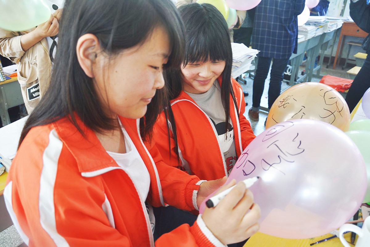 ap luc hoc tap anh 10