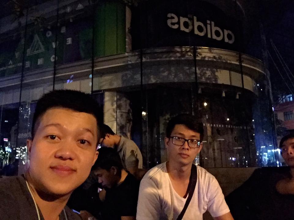 xếp hàng chờ mua Yeezy 500 Blush ảnh 5 xep hang cho mua Yeezy 500 Blush anh 5