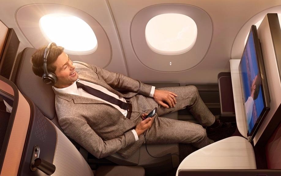 Ben trong khoang thuong gia cua Qatar Airways hinh anh