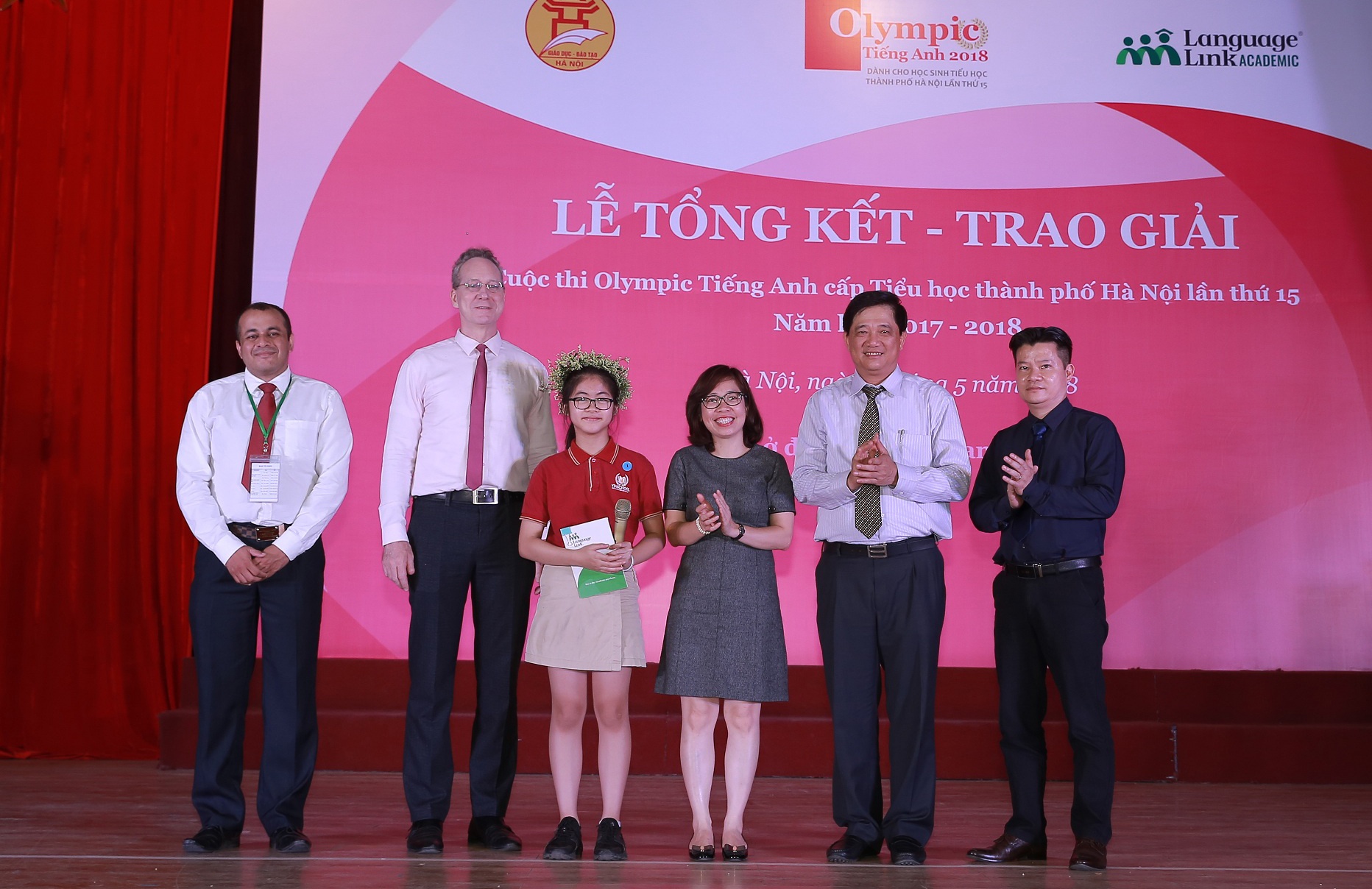 quán quân olympic tiếng anh tiểu học ảnh 2 quan quan olympic tieng anh tieu hoc anh 2