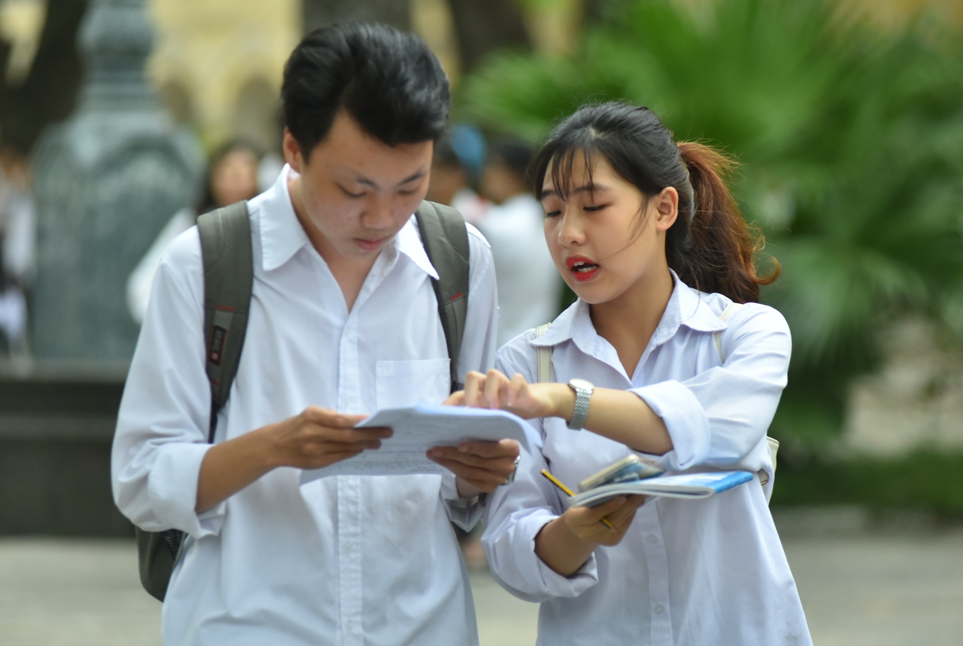 Cong an Ha Noi yeu cau mot so cua hang photocopy dong cua suot ky thi hinh anh