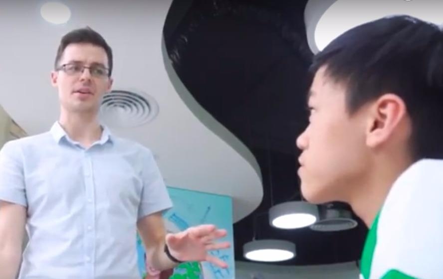 Hoc tieng Anh cung giao vien nuoc ngoai: Chu de Dan dong ca hinh anh