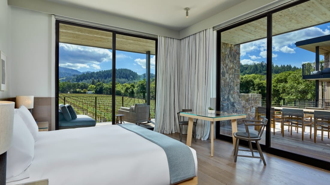 nhung khach san xa hoa nhat anh 10