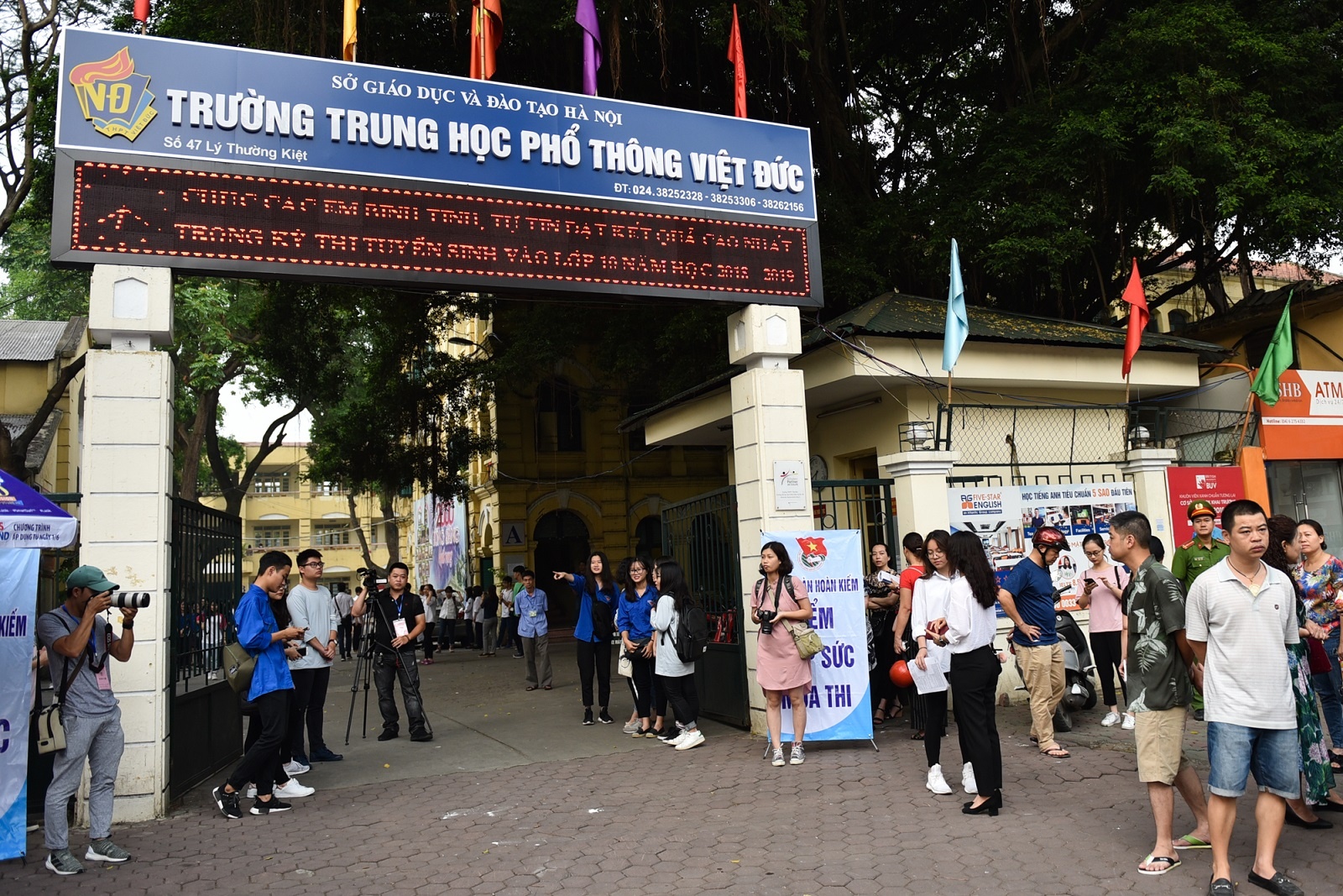 thi sinh du thi vao lop 10 o Ha Noi anh 1