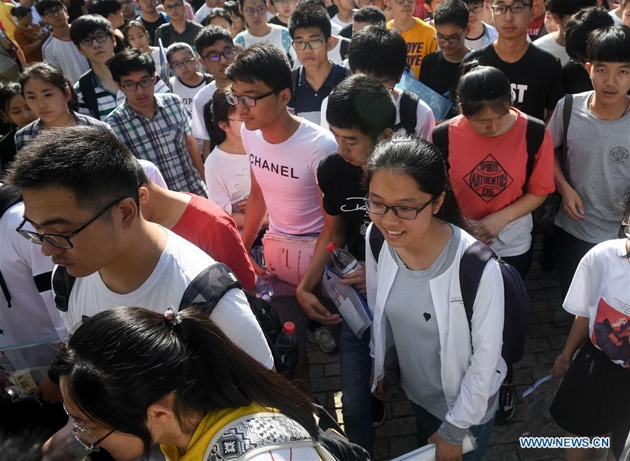 tuyen sinh dai hoc anh 2