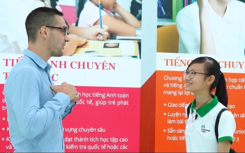 Hoc tieng Anh qua le hoi Anh sang Sydney hinh anh