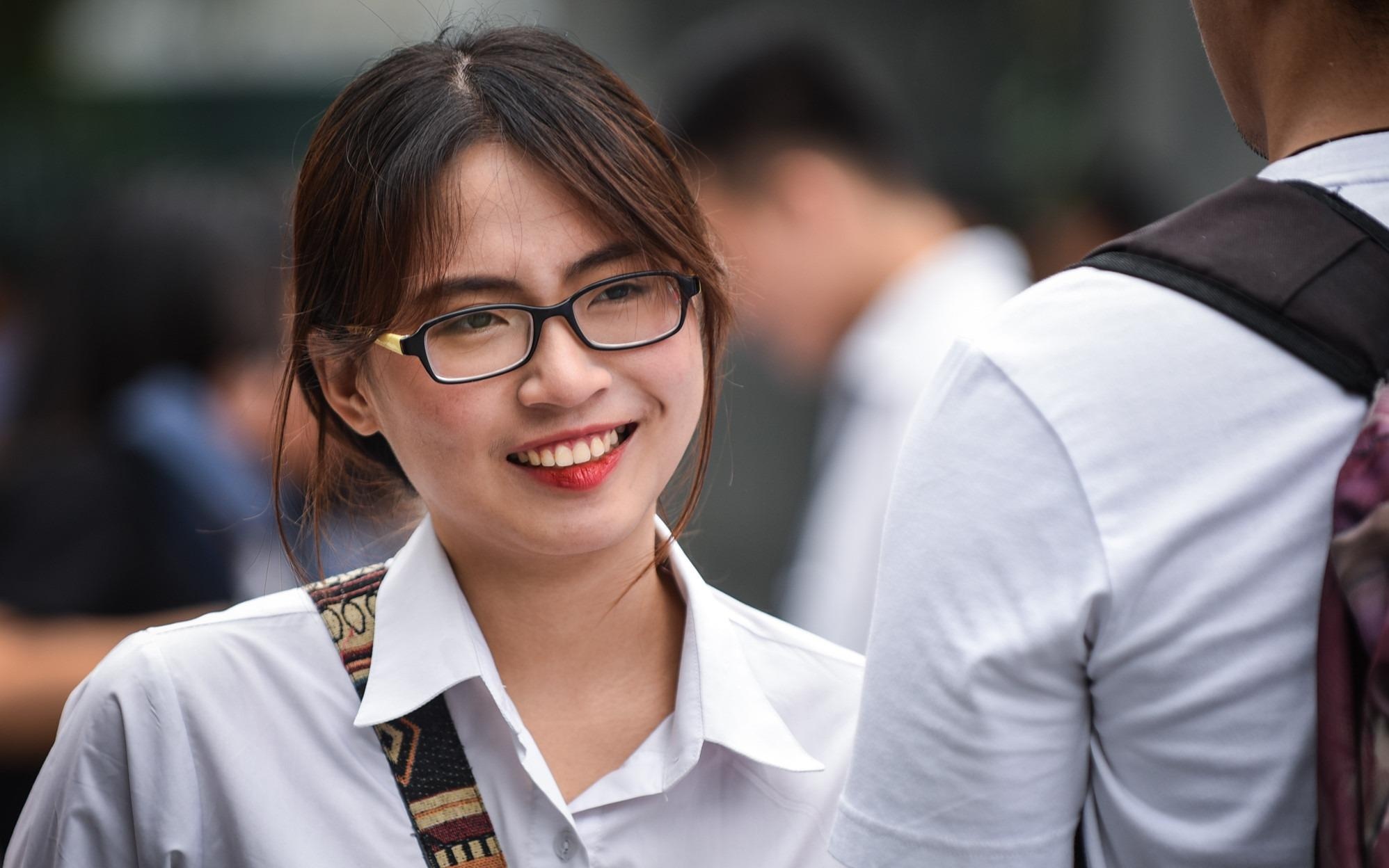 DH Ngoai thuong ha diem san truoc gio cong bo diem thi hinh anh