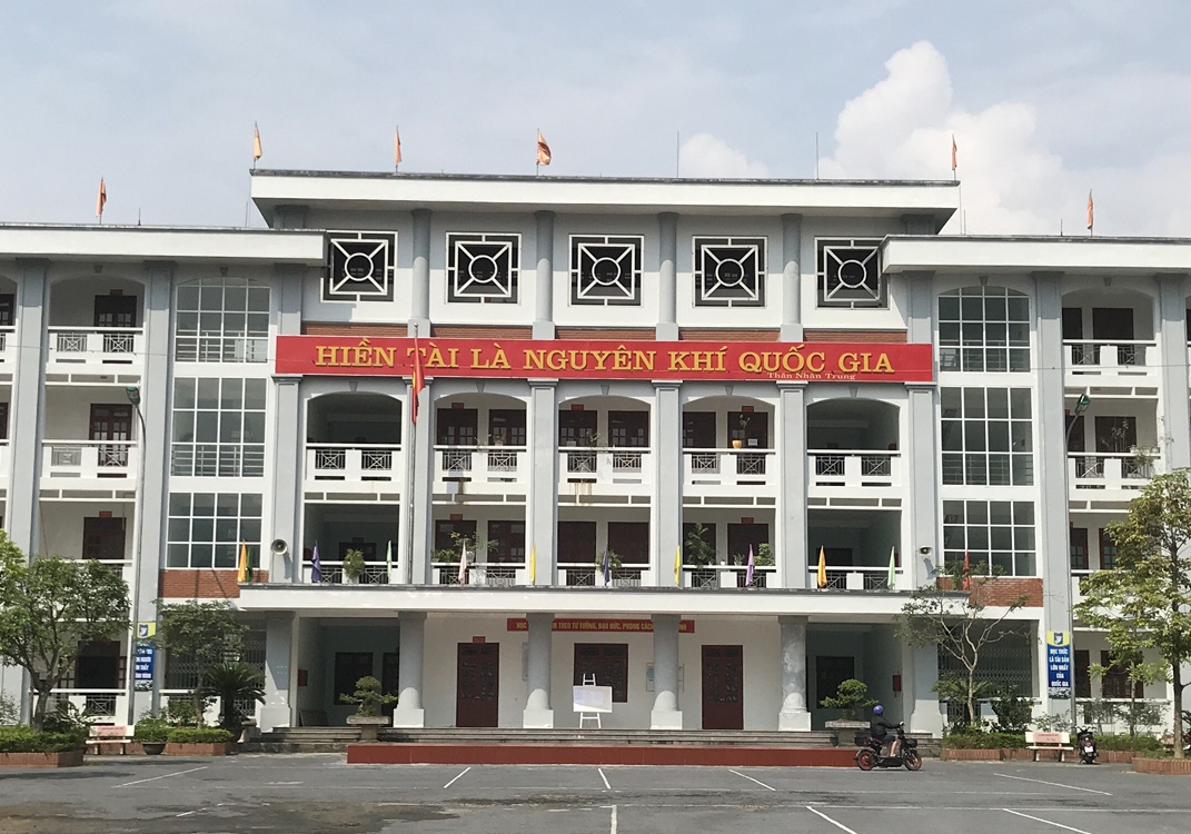 Thi sinh Ha Giang dat gan 28 diem 3 mon noi gi ve nghi van tieu cuc? hinh anh