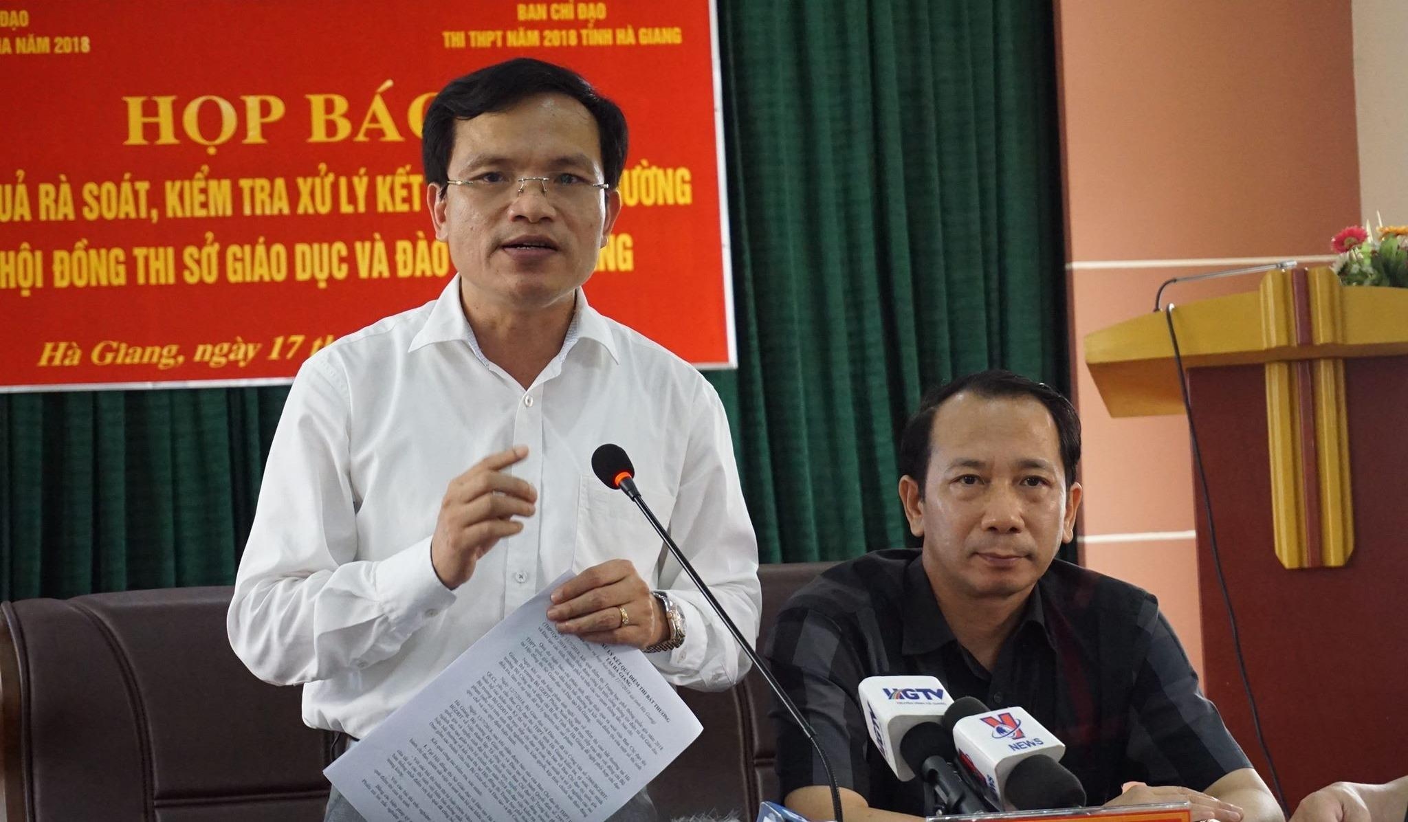 Hon 300 bai thi trac nghiem o Ha Giang bi sua diem hinh anh