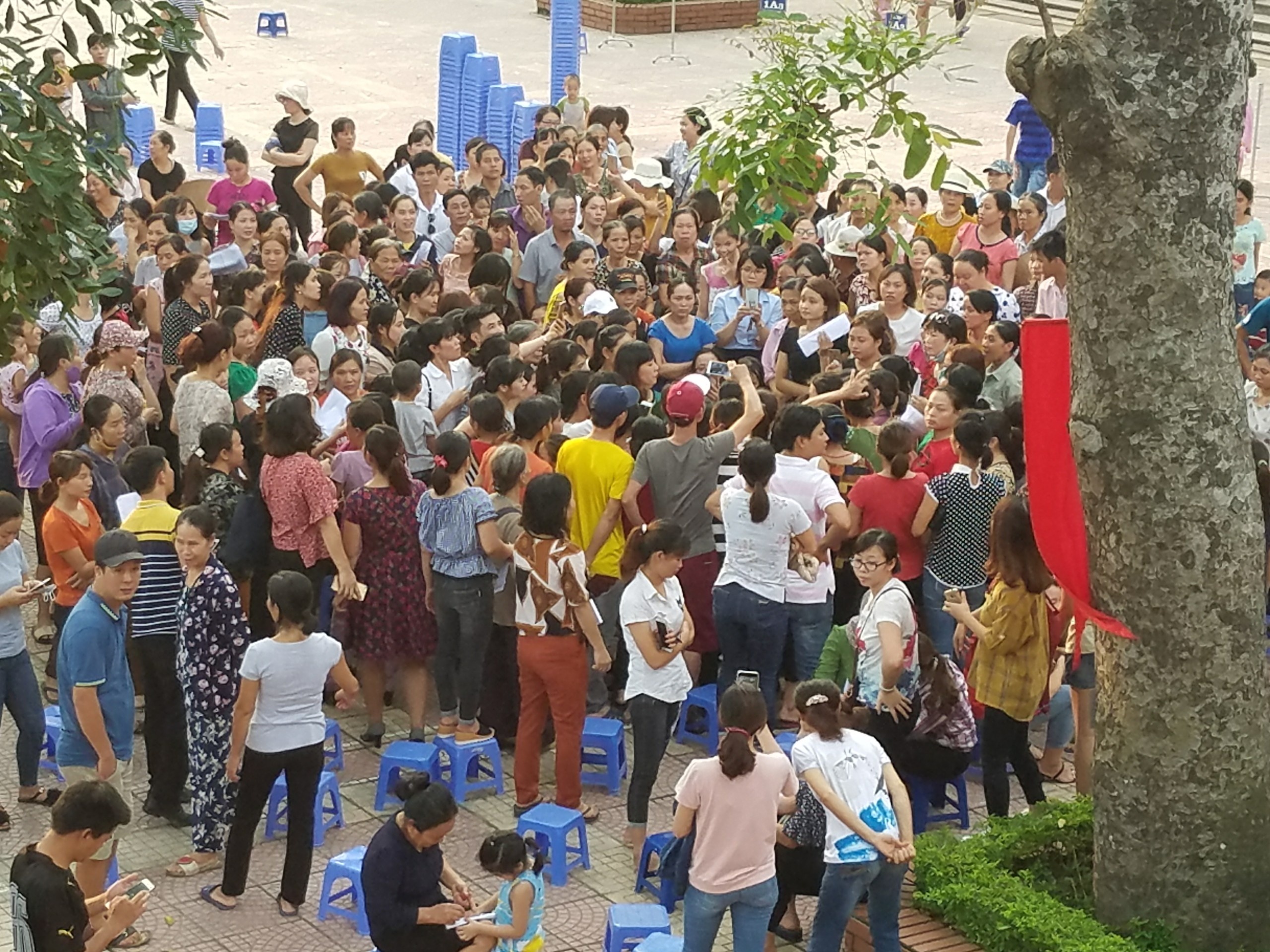 hiệu trưởng bị tố lạm thu  ảnh 2 hieu truong bi to lam thu anh 2
