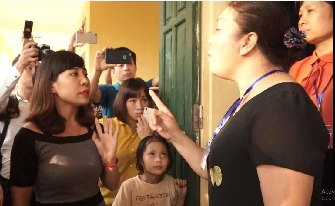 phụ huynh tố trường lạm thu ảnh 1 phu huynh to truong lam thu anh 1