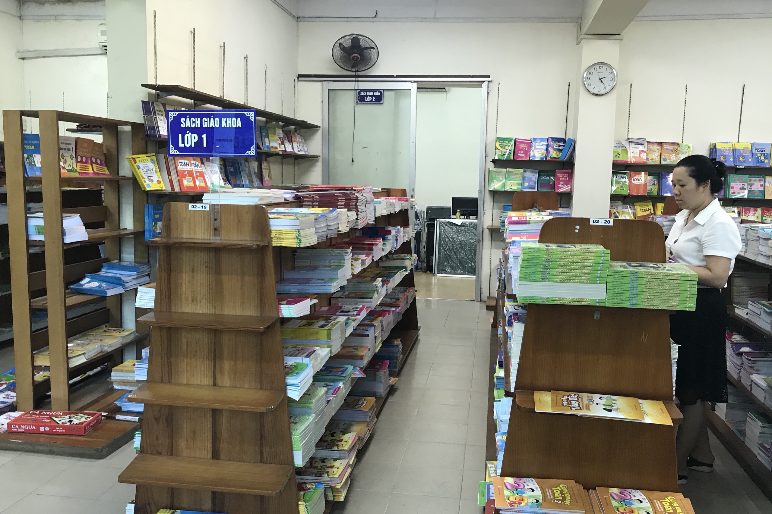 lãng phí SGK ảnh 4 lang phi SGK anh 4