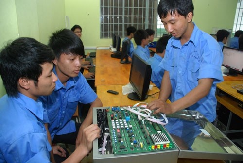 học sinh học nghề ảnh 1 hoc sinh hoc nghe anh 1