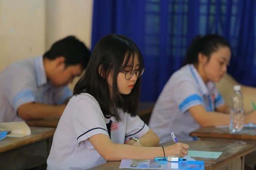 Tuyen sinh vuot chi tieu 40% chi xu phat 60 trieu dong hinh anh