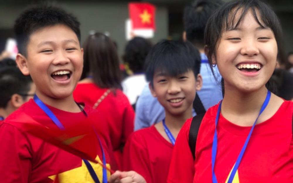 Nam sinh gianh huy chuong vang Olympic Toan hoc biet doc tu 3 tuoi hinh anh