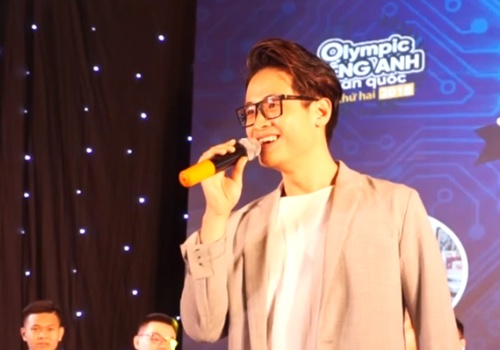 Ca si Ha Anh Tuan hat bang tieng Anh hinh anh
