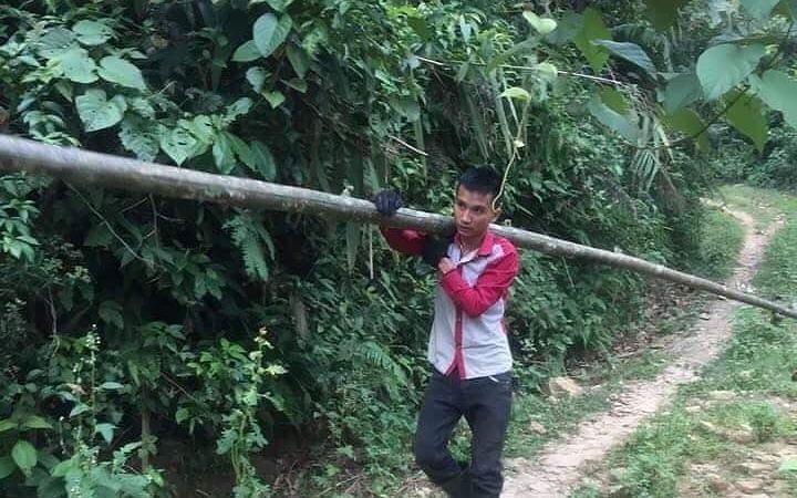 Nam sinh bi truong Si quan Thong tin tra ve quyet tam vao dai hoc hinh anh