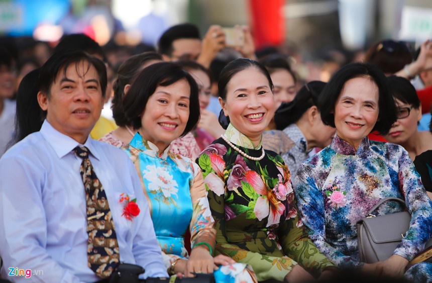 ngay nha giao viet nam anh 1