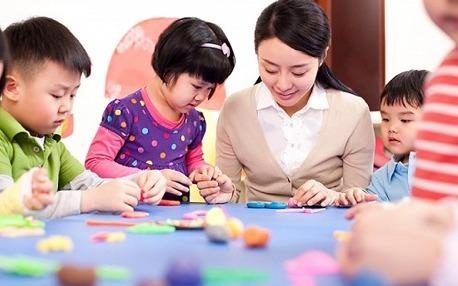 Ca nuoc thieu hon 65.000 giao vien mam non hinh anh