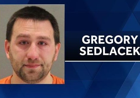 Thay giao My bi bat vi xam hai tinh duc hoc sinh 7 tuoi hinh anh