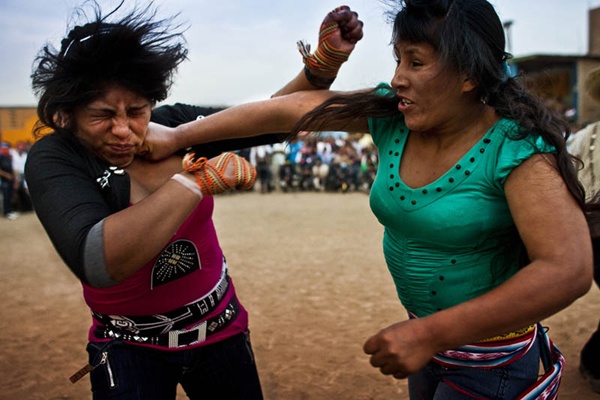 Chuc Tet gia suc va nhung phong tuc don nam moi ky la nhat the gioi hinh anh