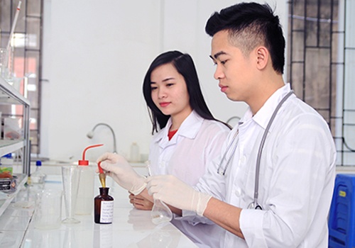 Truong cam ket luong 7 trieu, tra hoc phi neu sinh vien that nghiep hinh anh