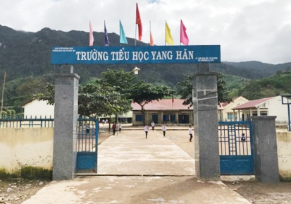 Hieu truong bi tam dinh chi vi bot tien ho tro hoc sinh ngheo hinh anh