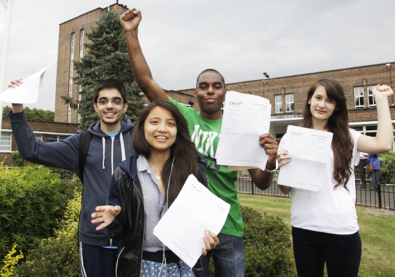 41 hoc sinh ngheo cua Hoc vien Brampton Manor vao Oxbridge hinh anh