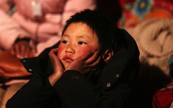 Cuoc song khon kho cua gia dinh 'cau be bang gia' hinh anh