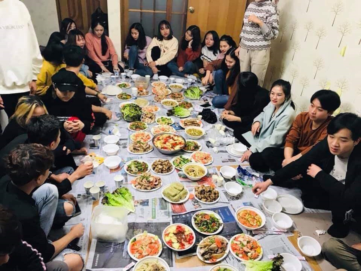 du hoc sinh don tet anh 4