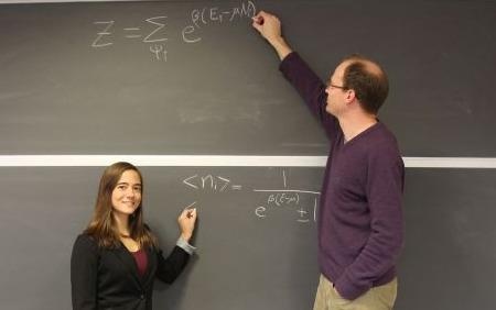 Trung Quoc bo quy dinh cao 1,5 m moi duoc lam giao vien hinh anh