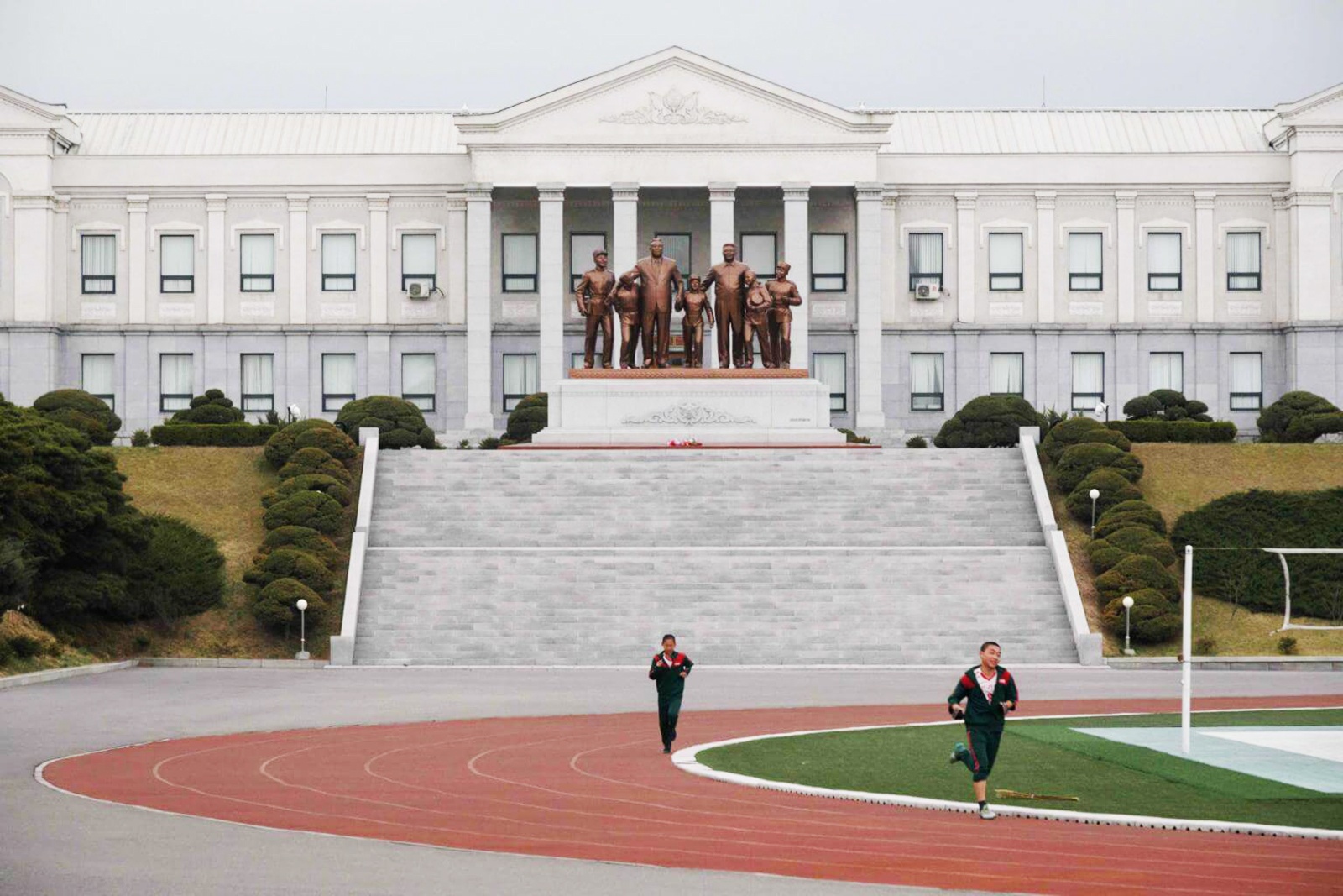 lop hoc o trieu tien anh 1