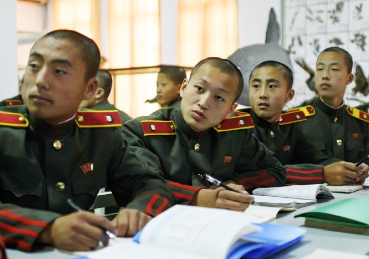 Ngoi truong cach mang hang dau cua Trieu Tien dao tao nhu the nao? hinh anh
